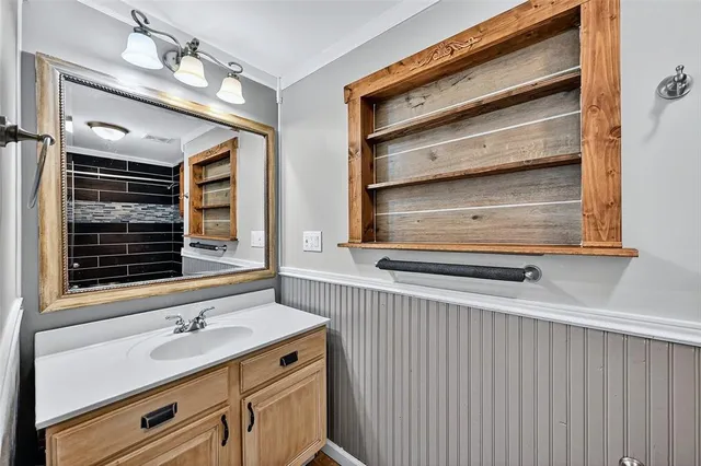 $1,275 | 300 West Moore Street, Sherman, TX 75090