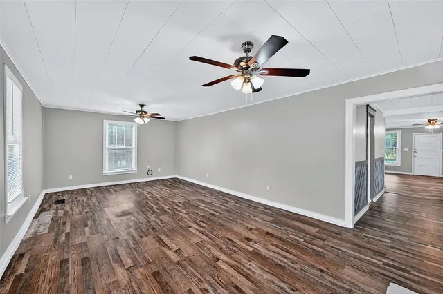 $1,275 | 300 West Moore Street, Sherman, TX 75090