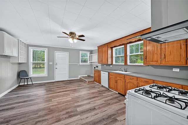 $1,275 | 300 West Moore Street, Sherman, TX 75090