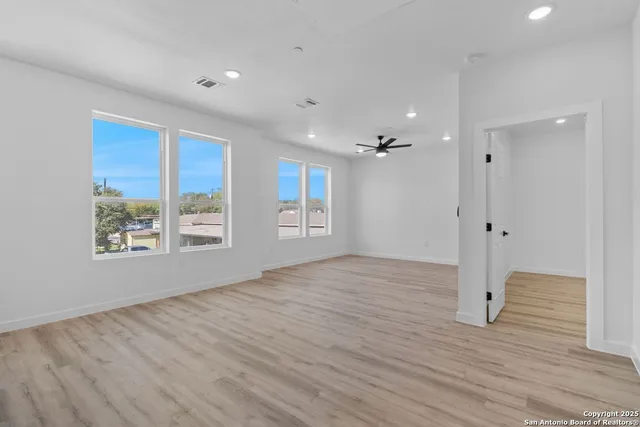 $2,400 | 106 Bank, Unit 103, San Antonio, TX 78204