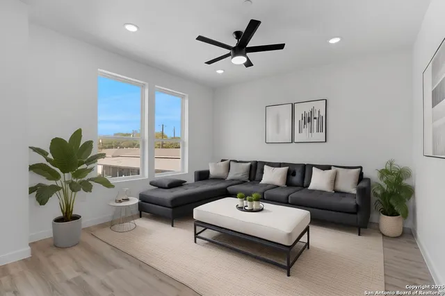 $2,400 | 106 Bank, Unit 103, San Antonio, TX 78204