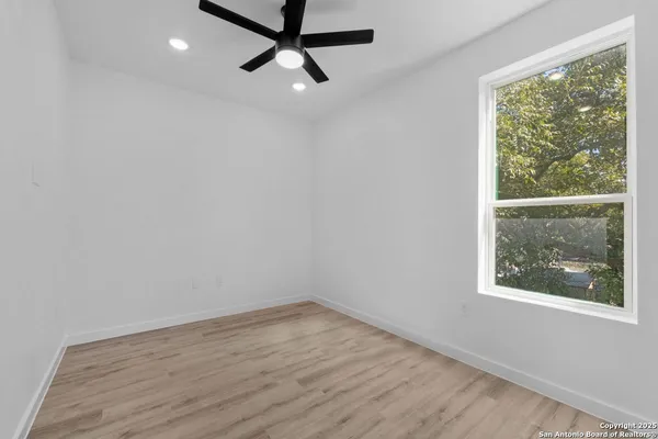 $2,400 | 106 Bank, Unit 103, San Antonio, TX 78204