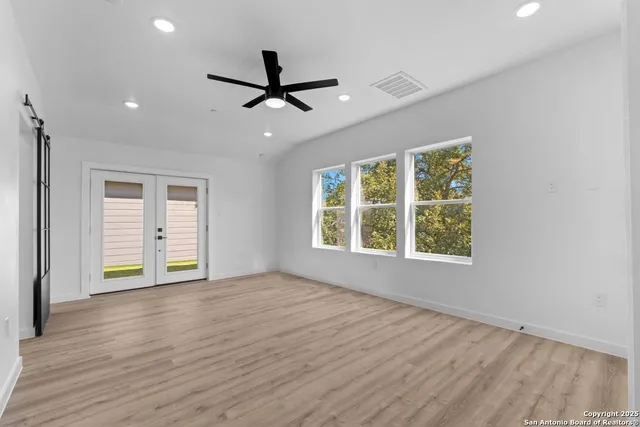 $2,400 | 106 Bank, Unit 103, San Antonio, TX 78204