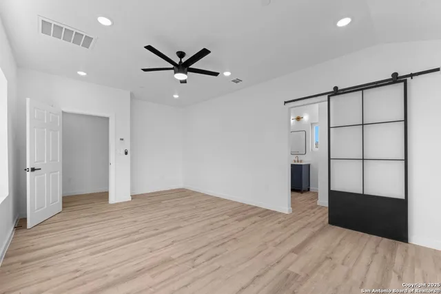 $2,400 | 106 Bank, Unit 103, San Antonio, TX 78204