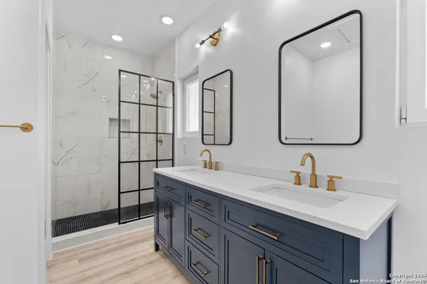 $2,400 | 106 Bank, Unit 103, San Antonio, TX 78204