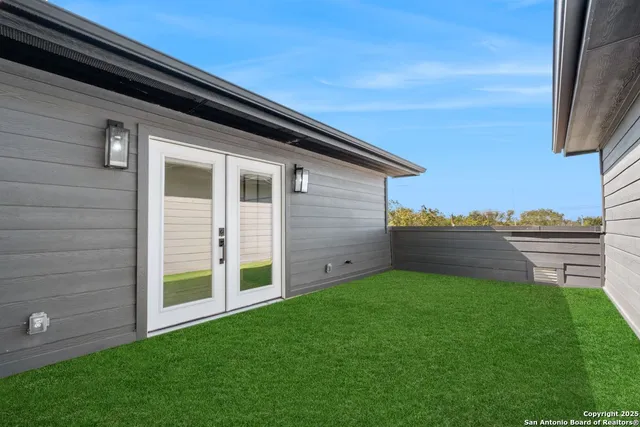 $2,400 | 106 Bank, Unit 103, San Antonio, TX 78204