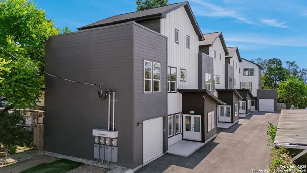 $2,400 | 106 Bank, Unit 103, San Antonio, TX 78204