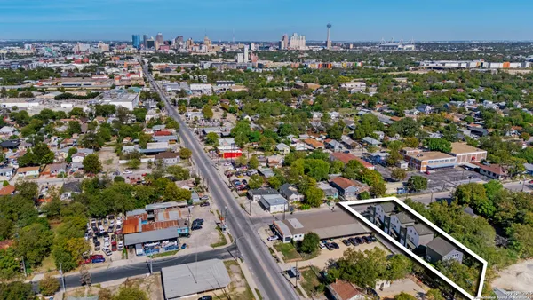 $2,400 | 106 Bank, Unit 103, San Antonio, TX 78204