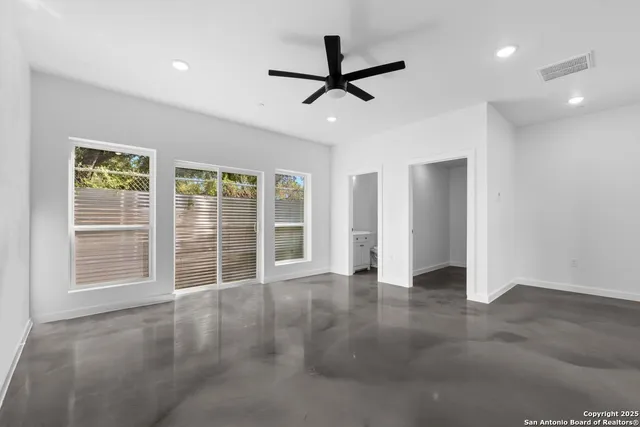 $2,400 | 106 Bank, Unit 103, San Antonio, TX 78204