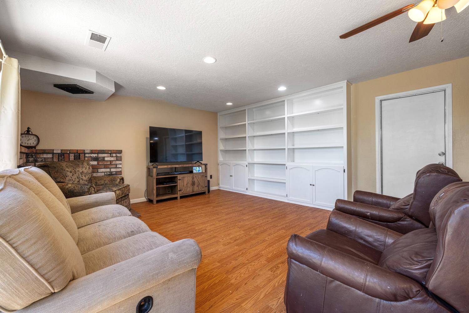 2004 Aloha Way Modesto, CA 95350 - Photo 30 of 44 Gallery Image 30