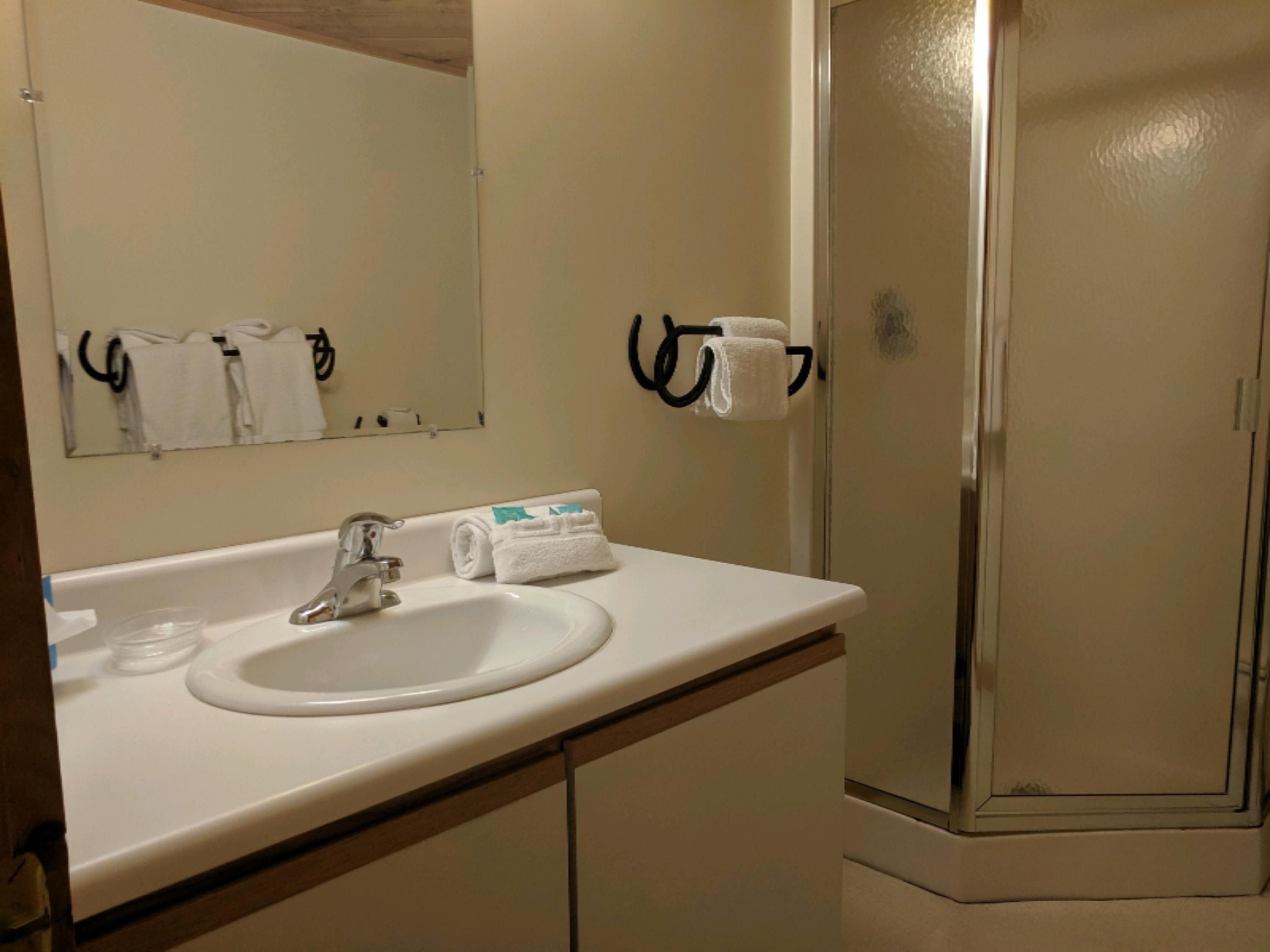 3300 West Wilke Road, Unit 205 Rothbury, MI 49452 - Photo 23 of 48 60242-MMS-1558786535124-attachment1-IMG_