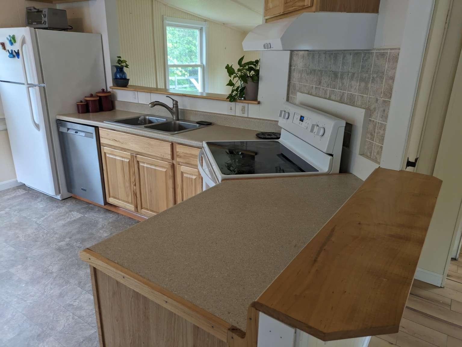 44 Crown Road Shelburne, VT 05482 - Photo 16 of 19 Gallery Image 16