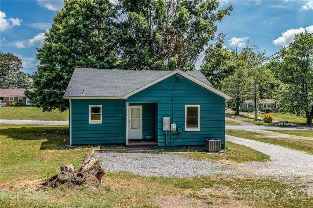 2118 Kool Park Road Northeast Hickory, NC 28601 - Photo 14 of 19 Gallery Image 14