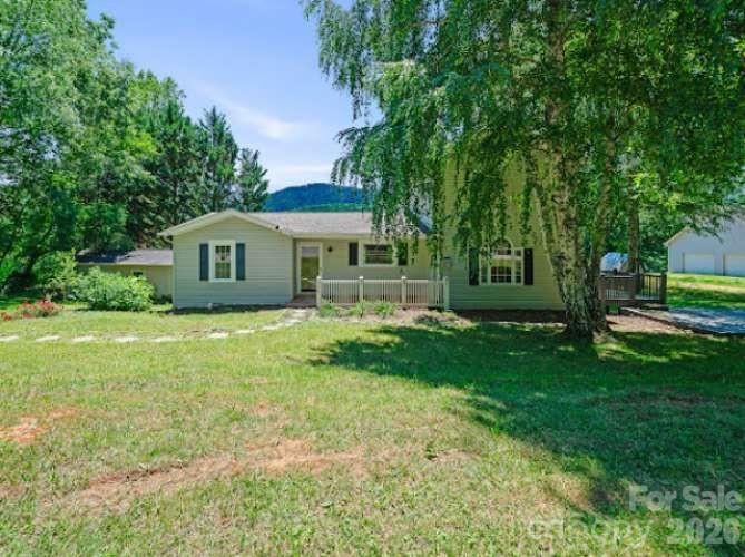 308 Browntown Road Leicester, NC 28748 - Photo 3 of 25