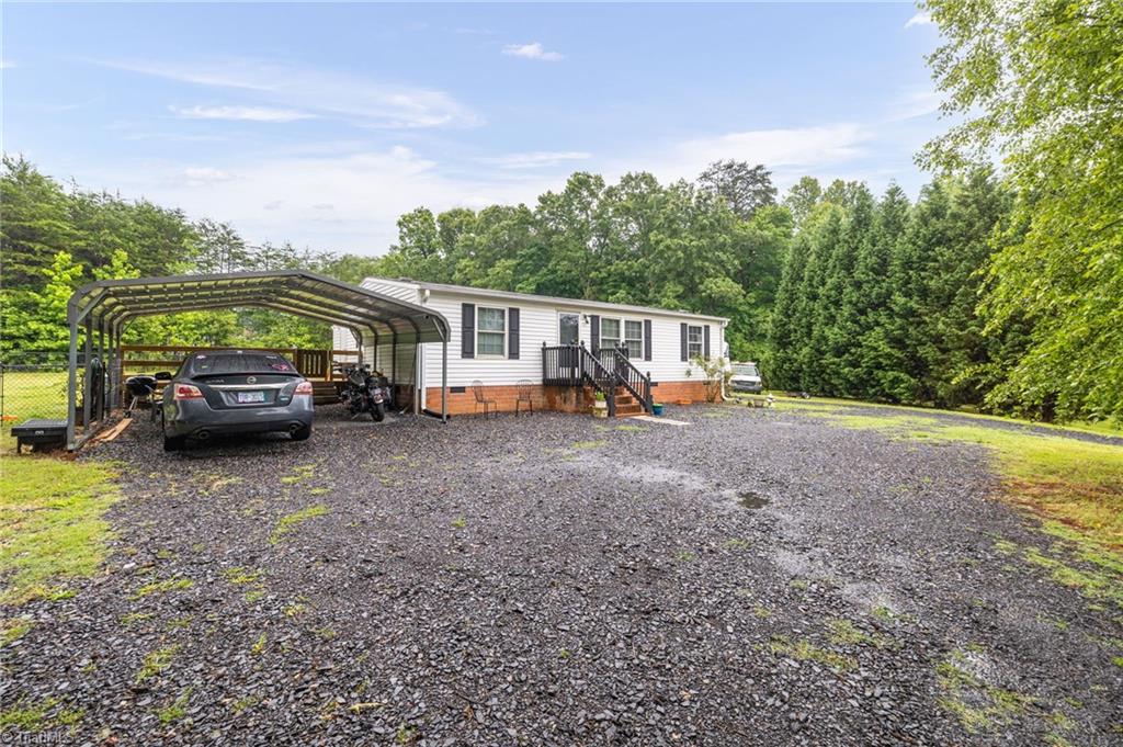 105 Chanda Lane Madison, NC 27025 - Photo 4 of 28