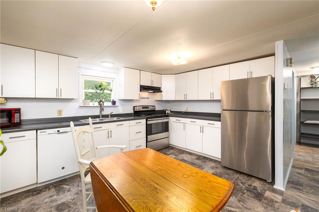 105 Chanda Lane Madison, NC 27025 - Photo 9 of 28