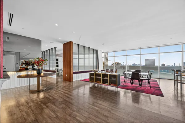 a picture of city view