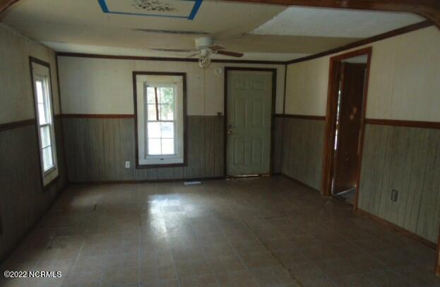 1108 Minnie Hall Road Autryville, NC 28318 - Photo 2 of 10 living room