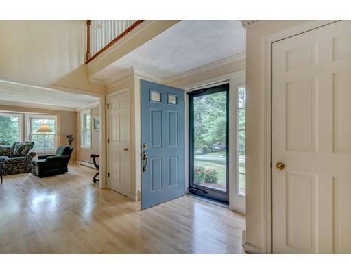 18 Algonquin Road Medfield, MA 02052 - Photo 3 of 34 Gallery Image 3