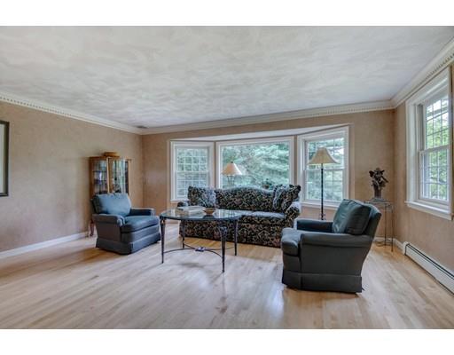 18 Algonquin Road Medfield, MA 02052 - Photo 4 of 34 Gallery Image 4