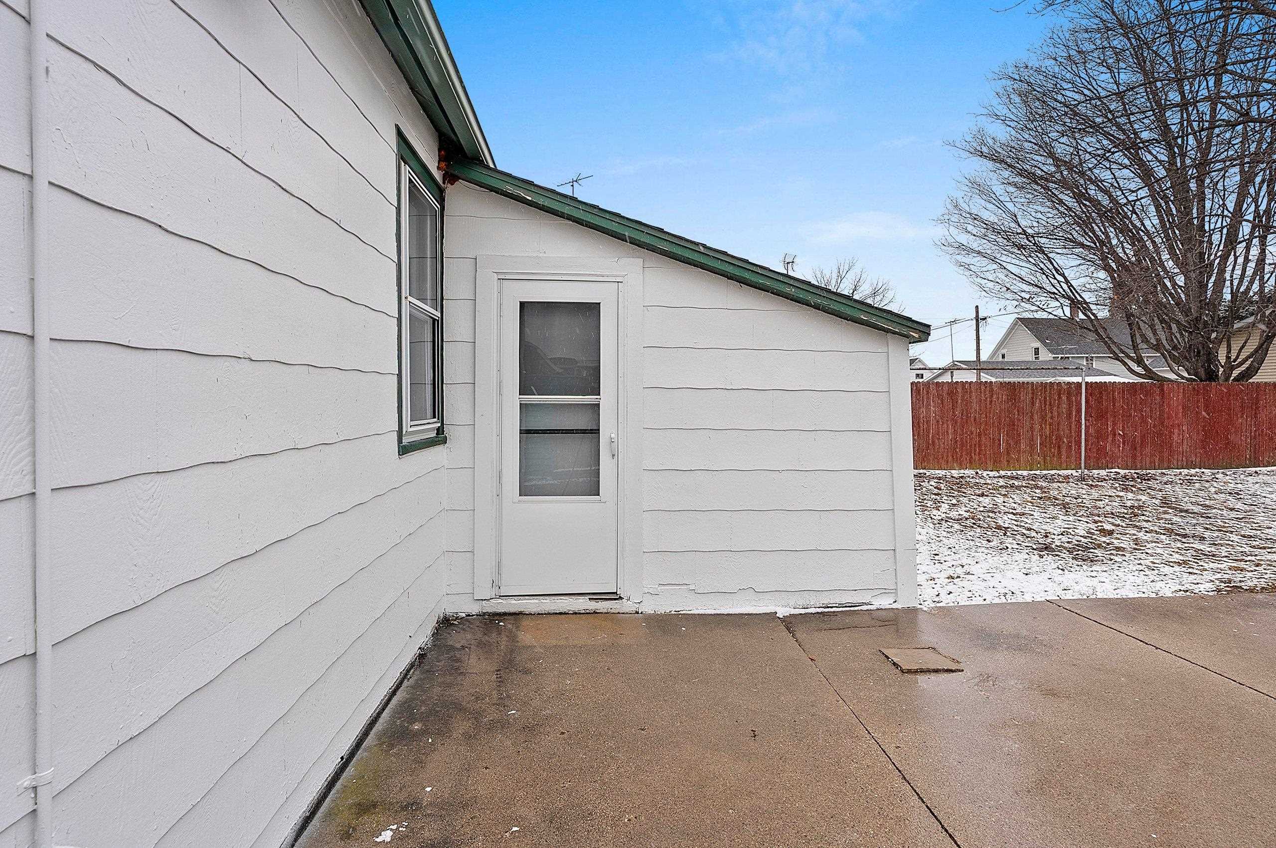 1122 South 22nd Street Manitowoc, WI 54220 - Photo 32 of 45