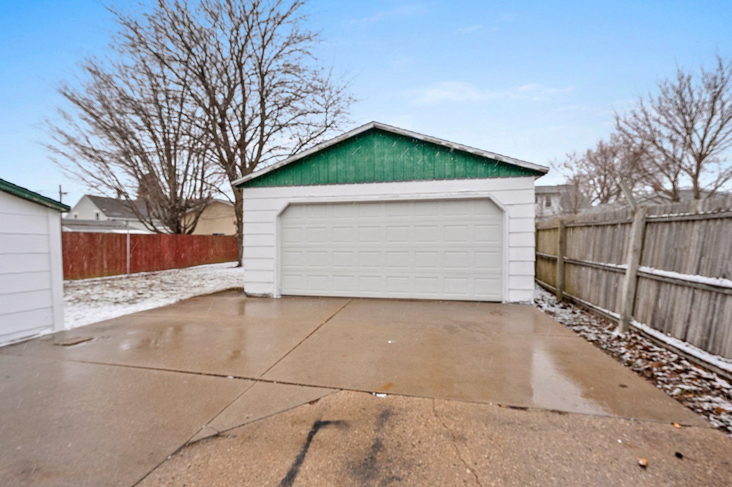1122 South 22nd Street Manitowoc, WI 54220 - Photo 4 of 45