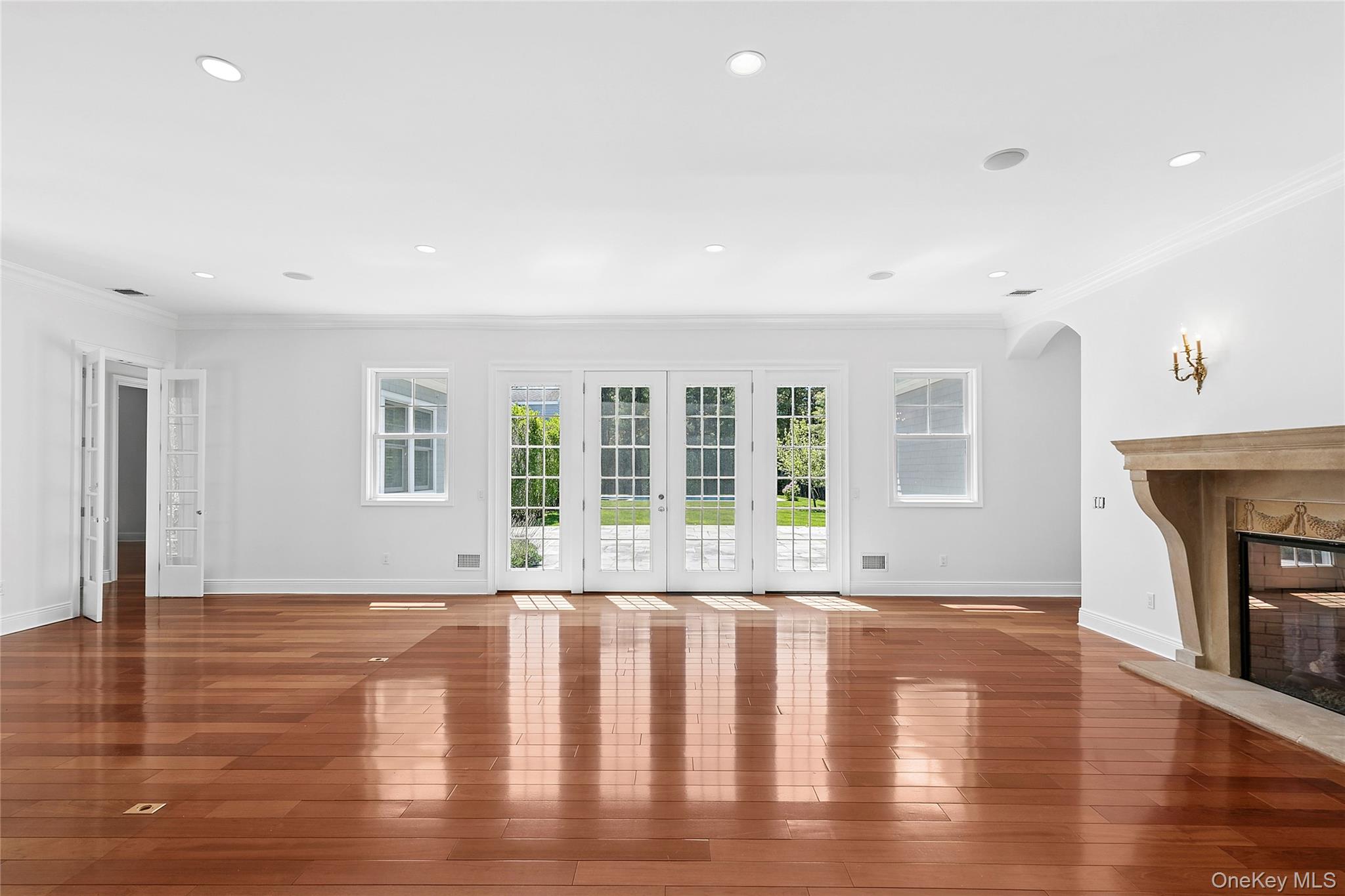 41 Edgewood Avenue Bridgehampton, NY 11932 - Photo 4 of 21
