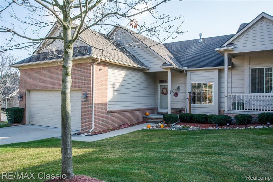 854 Ridgeside Drive, Unit 3 Milford, MI 48381 - Photo 38 of 42 Front 1.jpg