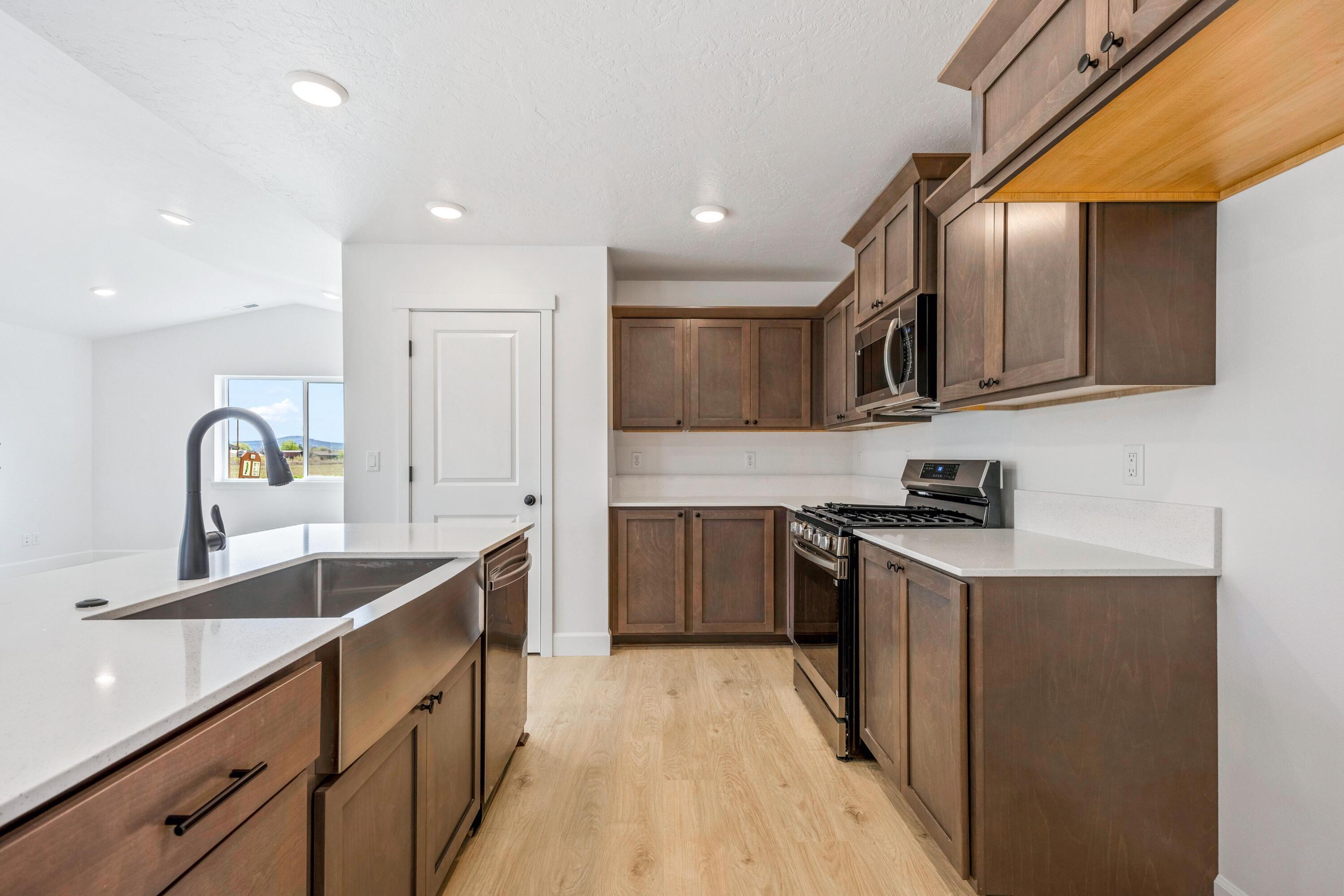 1050 Fairway Road, Unit 153 Madras, OR 97741 - Photo 16 of 29