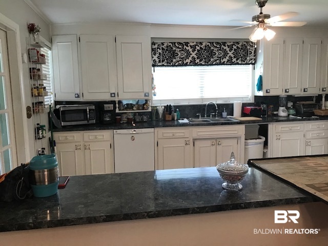 1515 Glen Road Brewton, AL 36426 - Photo 10 of 21 Breakfast Bar