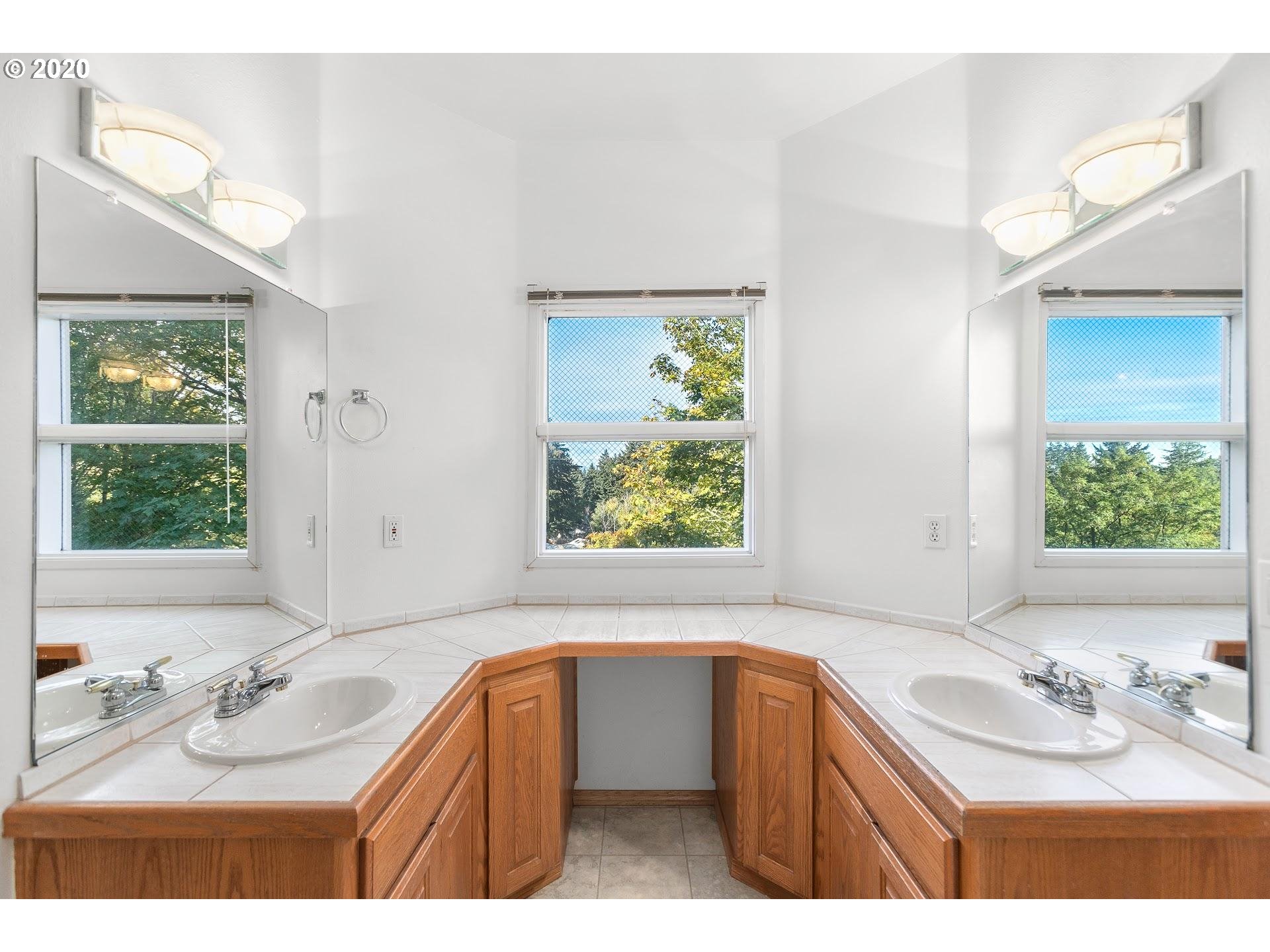 2615 Northeast Rocky Butte Road Portland, OR 97220 - Photo 13 of 16 Gallery Image 13