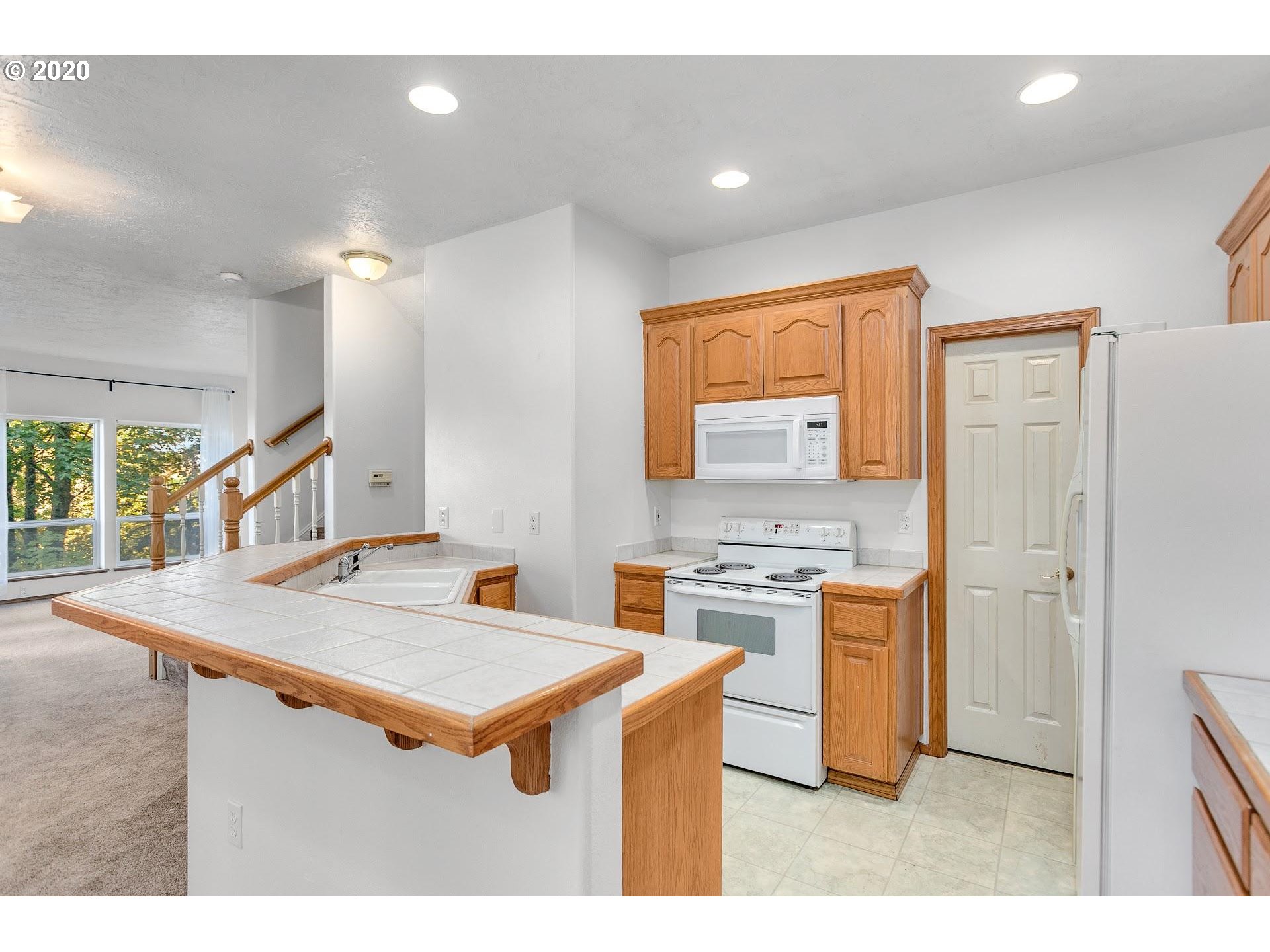 2615 Northeast Rocky Butte Road Portland, OR 97220 - Photo 5 of 16 Gallery Image 5