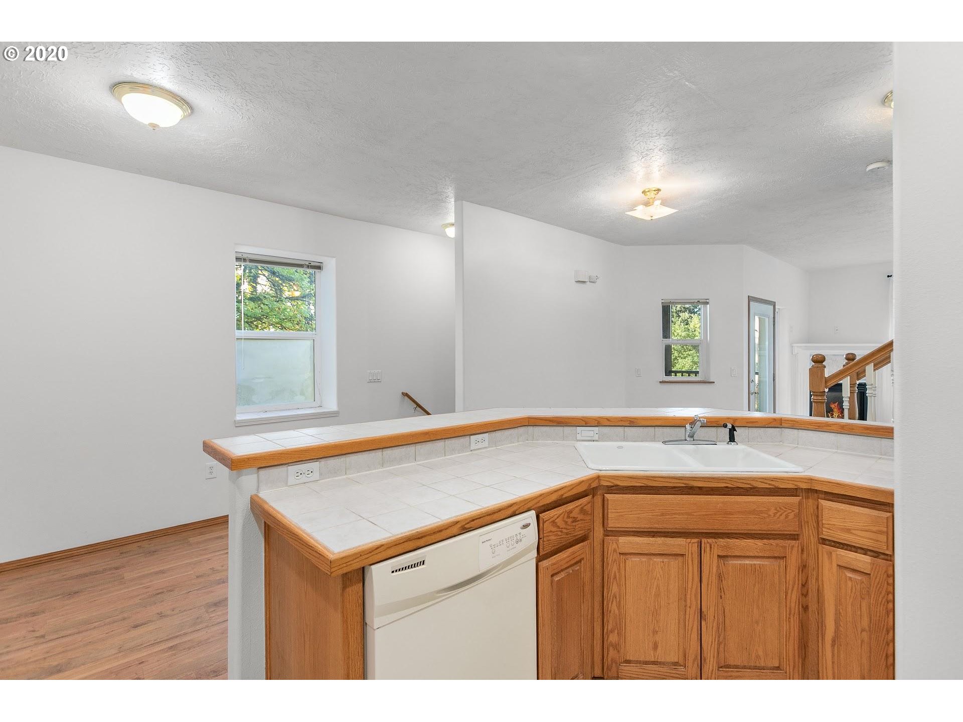 2615 Northeast Rocky Butte Road Portland, OR 97220 - Photo 7 of 16 Gallery Image 7