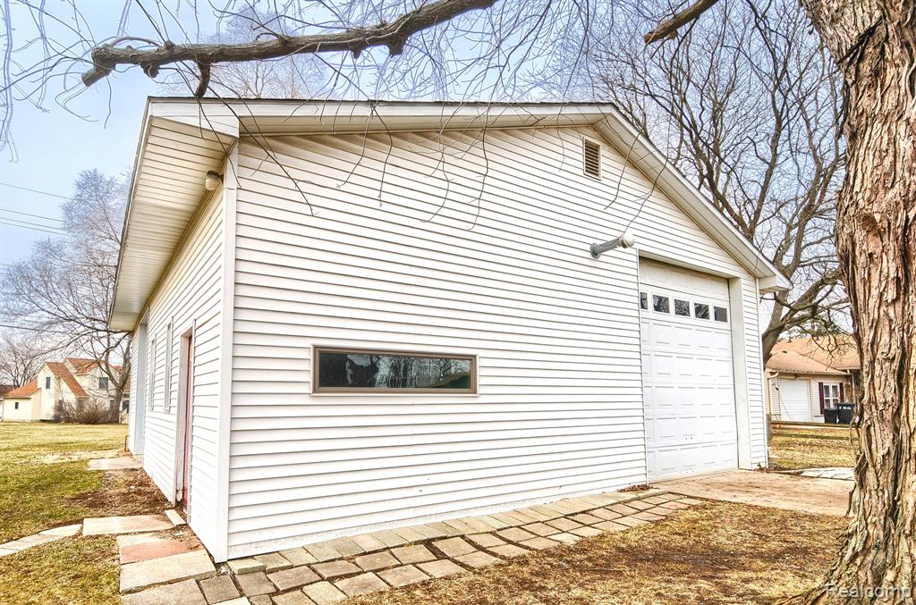 3140 Davison Road Lapeer, MI 48446 - Photo 48 of 57