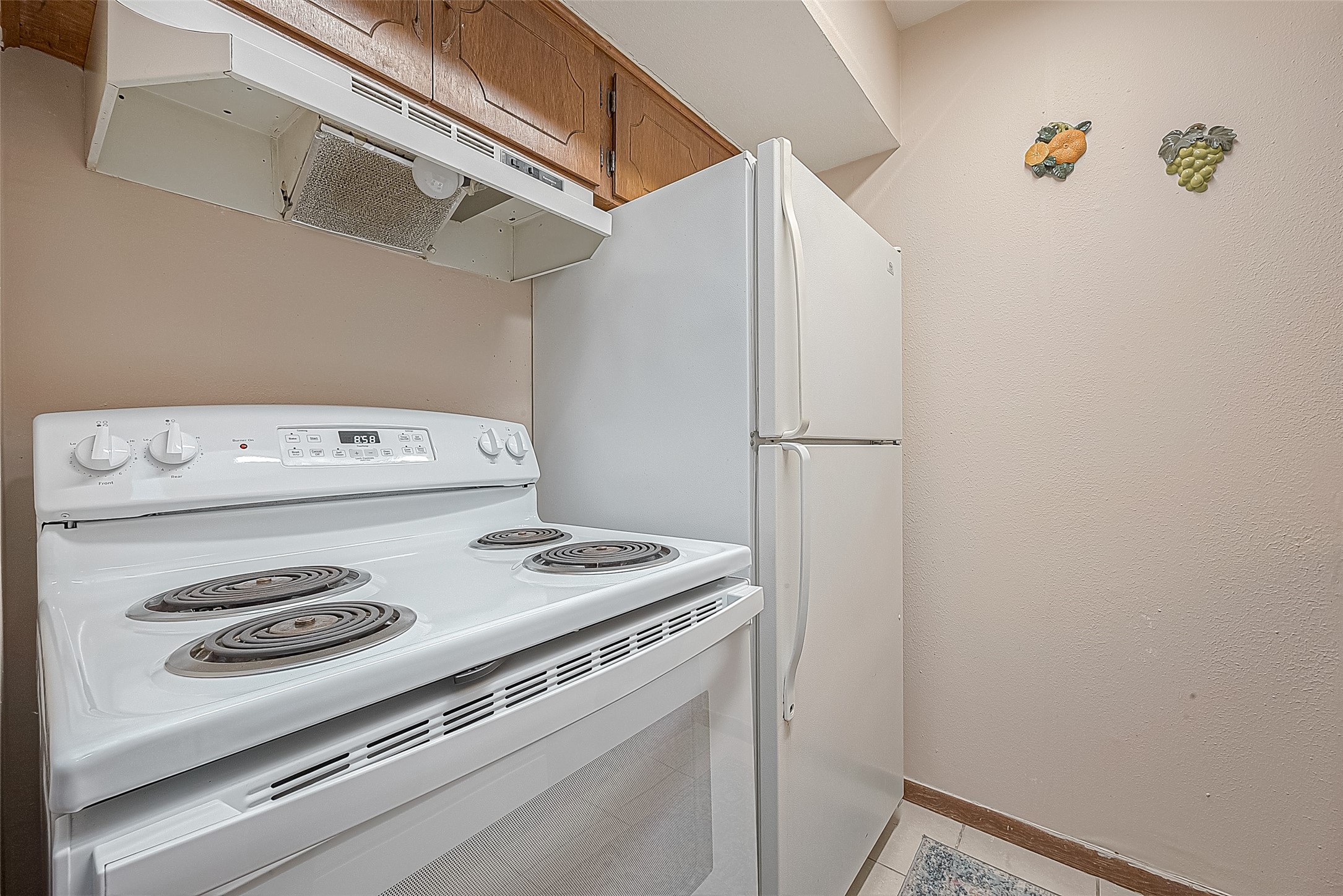 2201 Fountain View Drive, Unit 30 Houston, TX 77057 - Photo 12 of 30 a utility room with dryer and washer