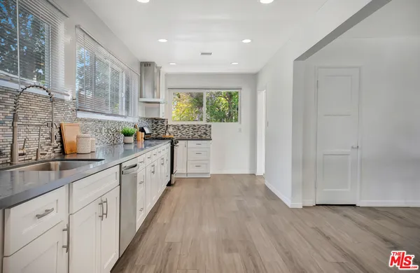 $1,150,000 | 17527 Haynes Street, Van Nuys, CA 91406