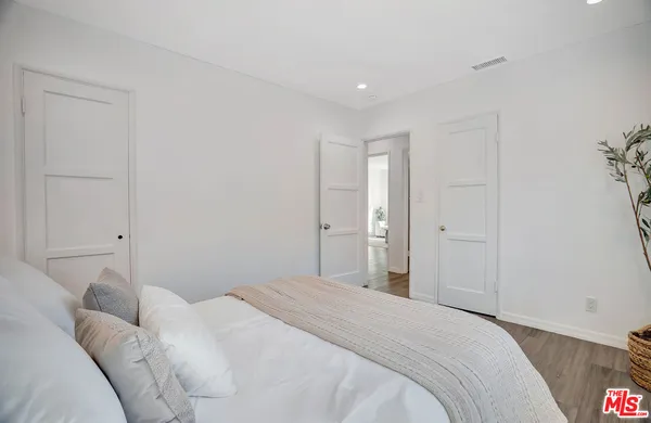 $1,150,000 | 17527 Haynes Street, Van Nuys, CA 91406