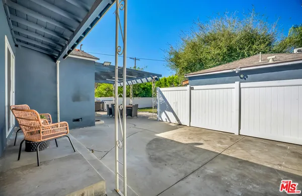 $1,150,000 | 17527 Haynes Street, Van Nuys, CA 91406