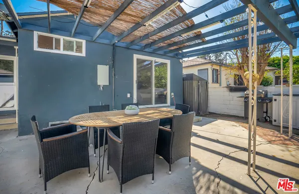 $1,150,000 | 17527 Haynes Street, Van Nuys, CA 91406
