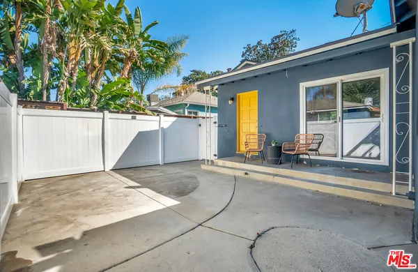 $1,150,000 | 17527 Haynes Street, Van Nuys, CA 91406