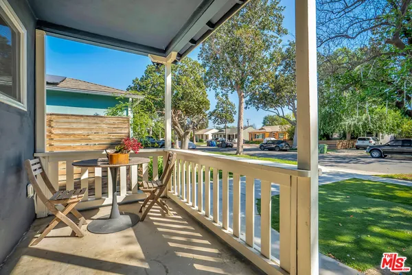 $1,150,000 | 17527 Haynes Street, Van Nuys, CA 91406