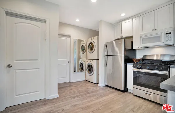 $1,150,000 | 17527 Haynes Street, Van Nuys, CA 91406