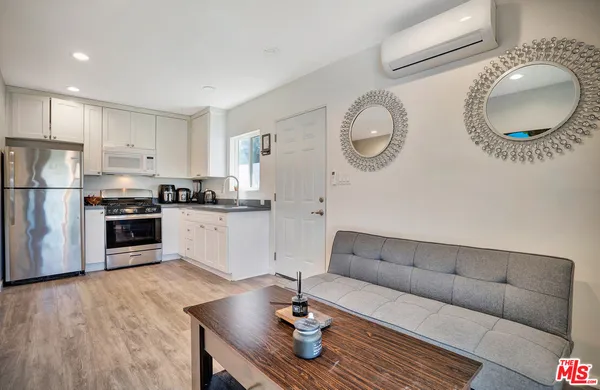 $1,150,000 | 17527 Haynes Street, Van Nuys, CA 91406