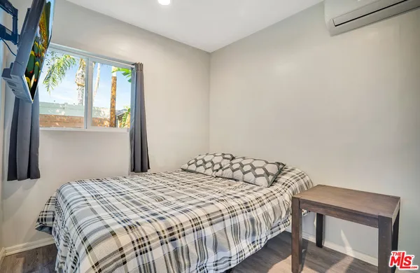 $1,150,000 | 17527 Haynes Street, Van Nuys, CA 91406