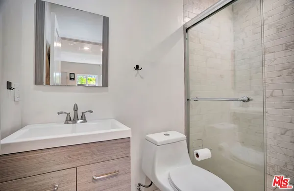 $1,150,000 | 17527 Haynes Street, Van Nuys, CA 91406