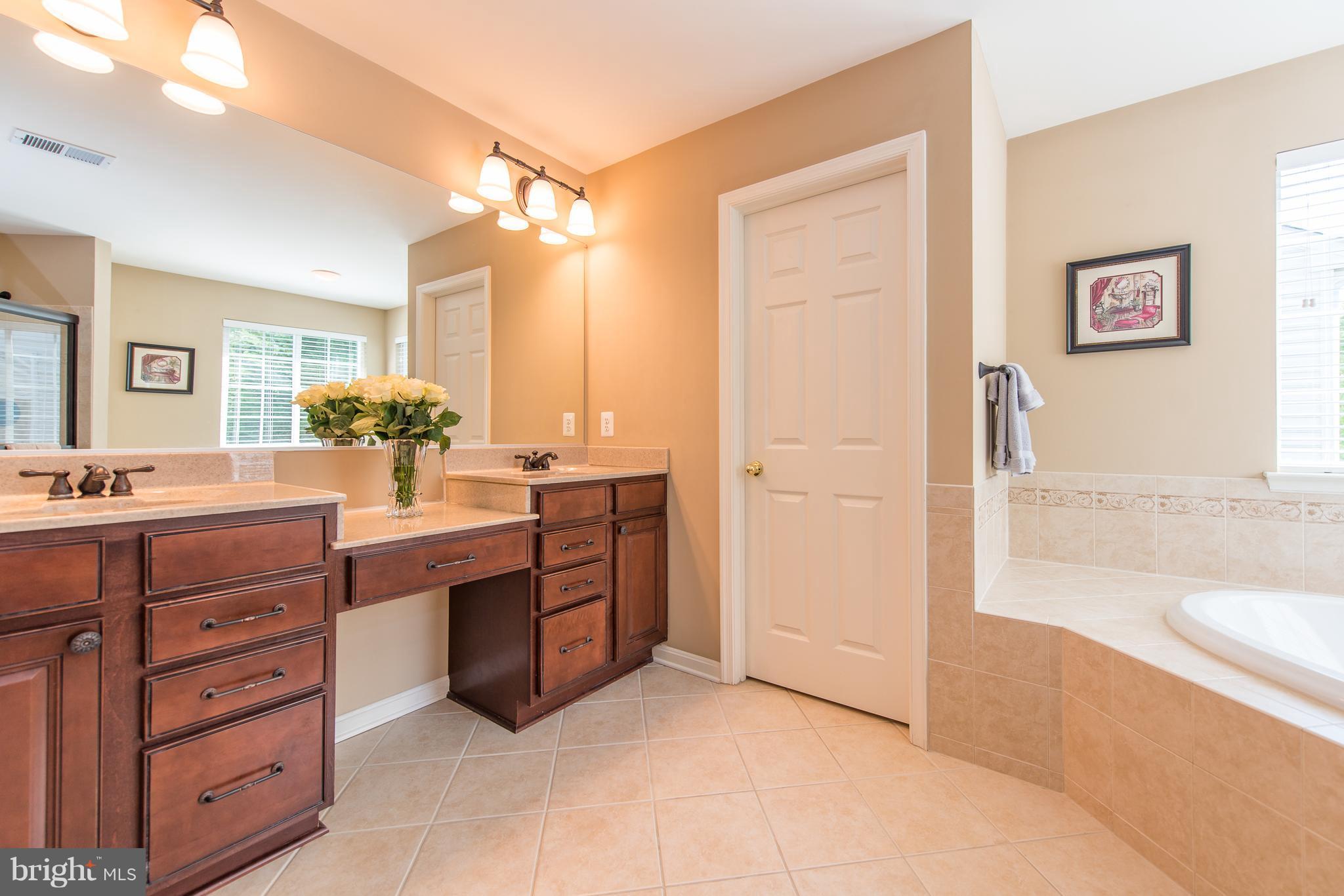 4951 Pale Morning Dun Road Elkridge, MD 21075 - Photo 20 of 30 Master Bathroom