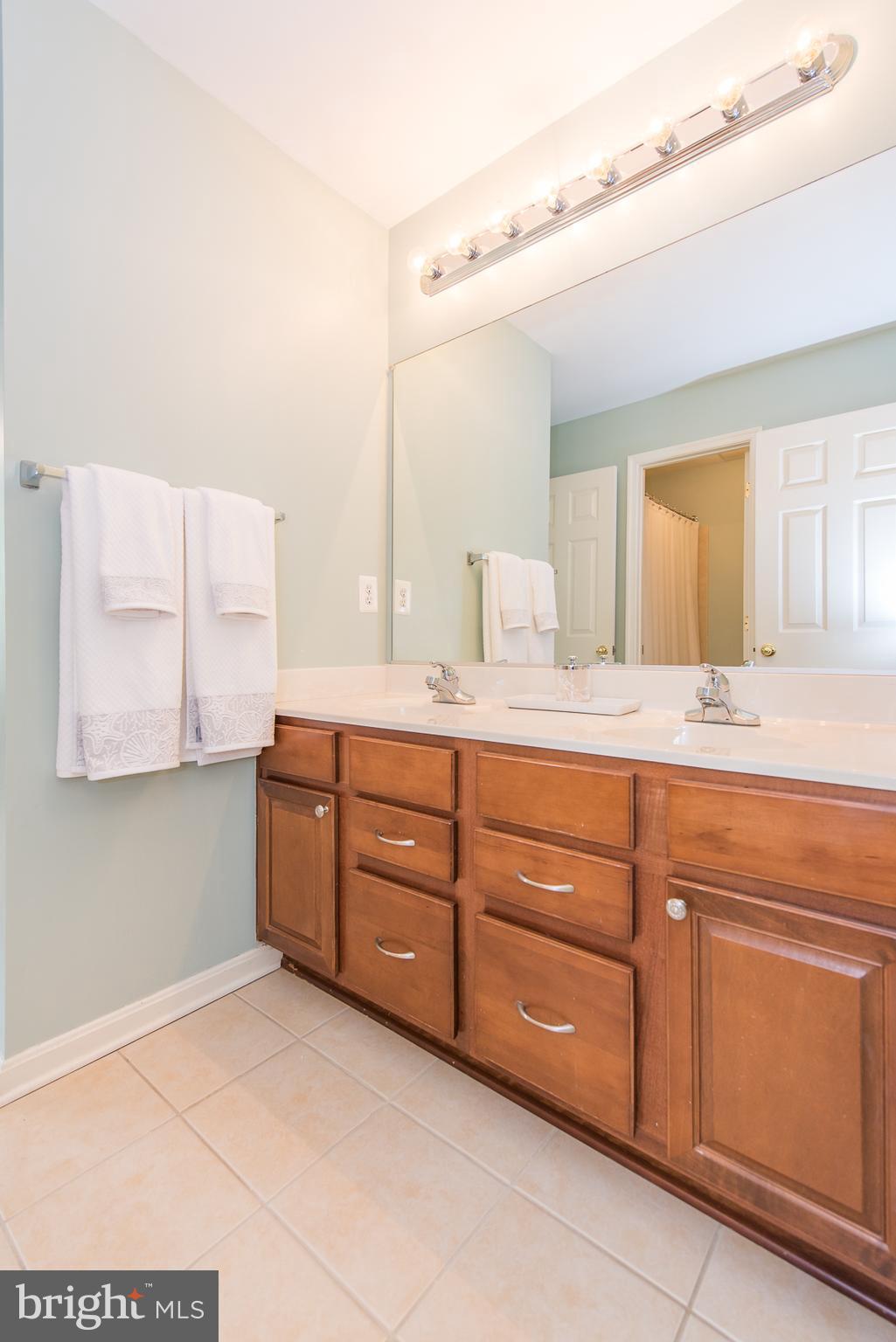 4951 Pale Morning Dun Road Elkridge, MD 21075 - Photo 25 of 30 Bathroom