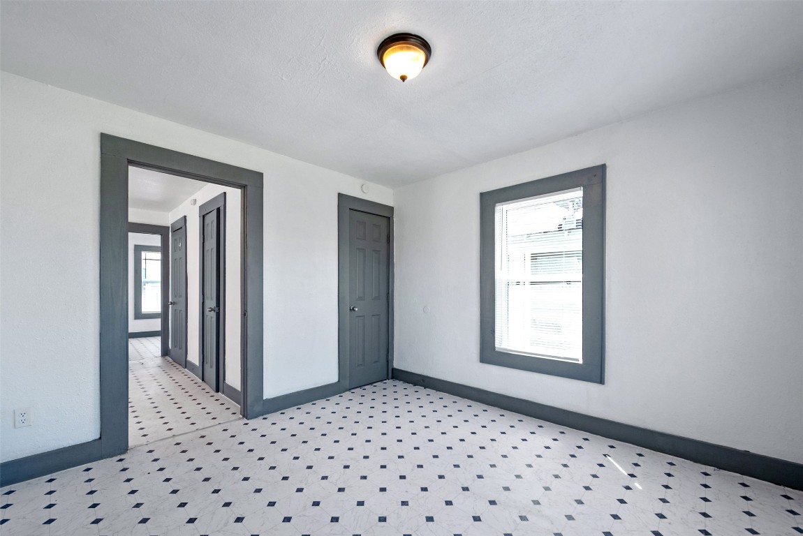 2217 Stevens Street Houston, TX 77026 - Photo 4 of 19 a view of a livingroom with a window