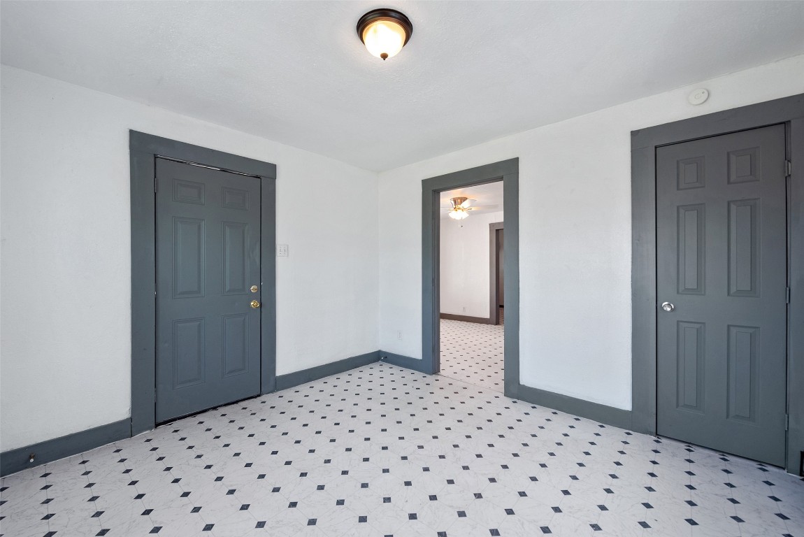 2217 Stevens Street Houston, TX 77026 - Photo 5 of 19 a view of a hallway