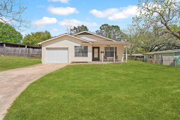 $185,000 | 708 Hunter Drive, Rockdale, TX 76567
